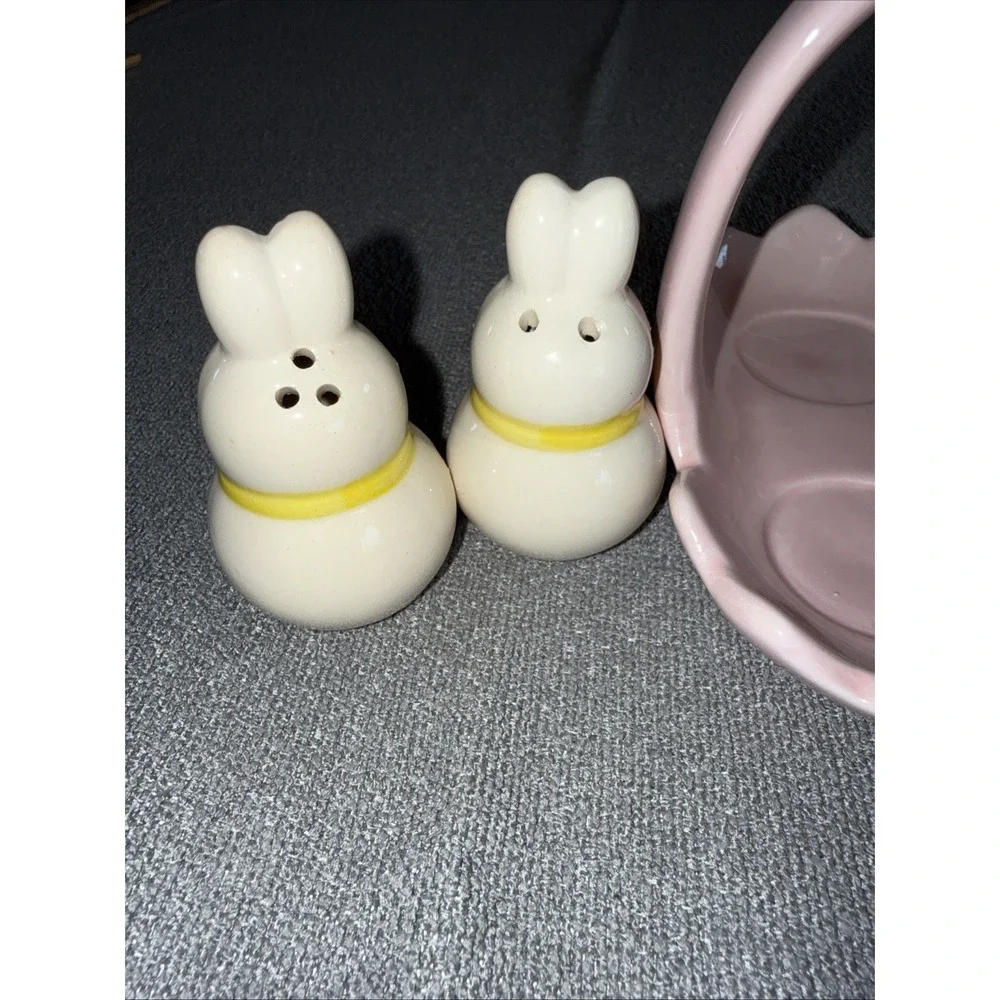 Bunny Salt‎ & Pepper Shakers with Basket Holder